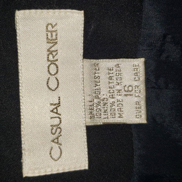 Casual Corner ladies suit. - Picture 8 of 8